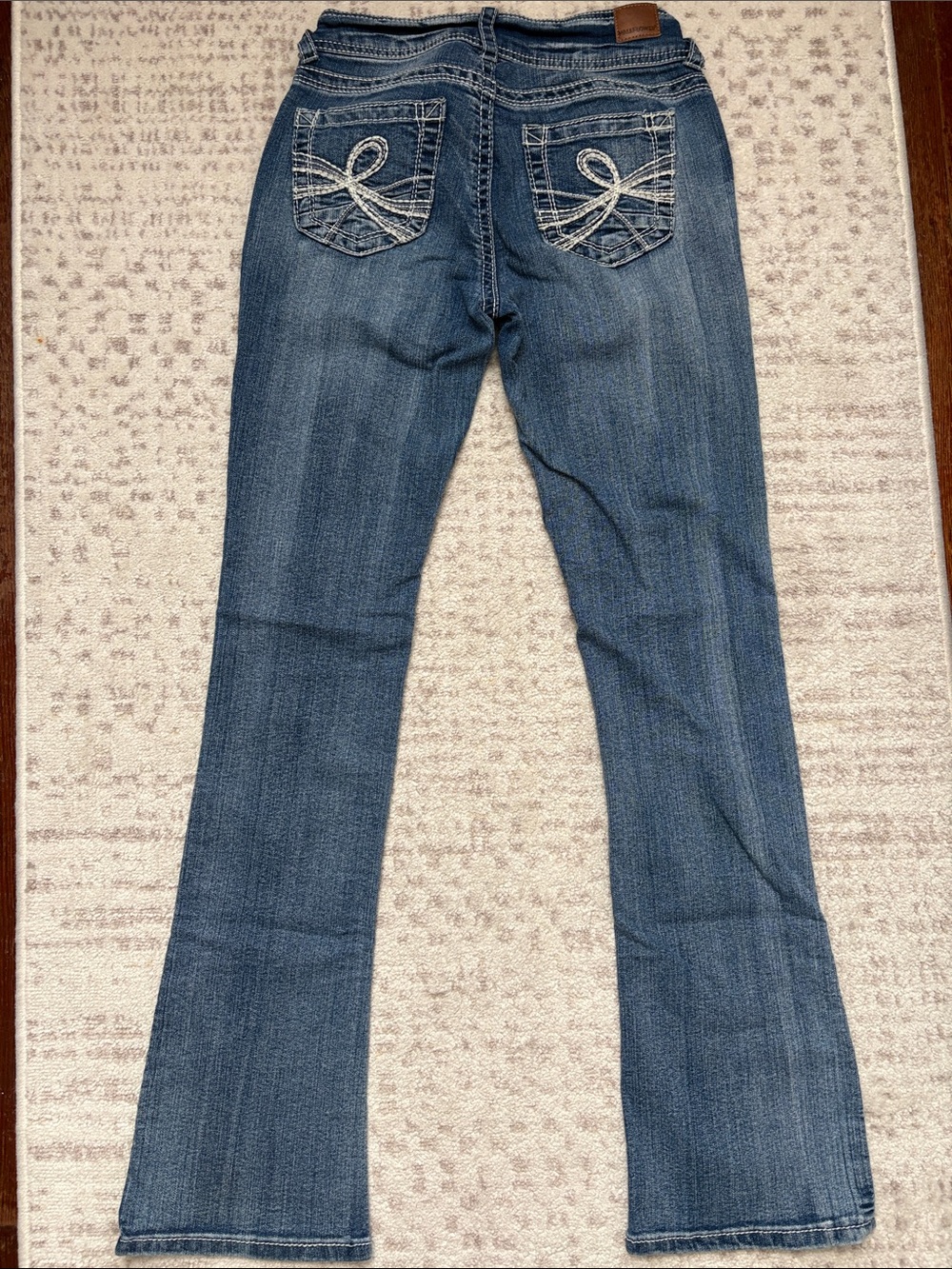 Wallflower Women's Blue Embroidered Pocket Jeans